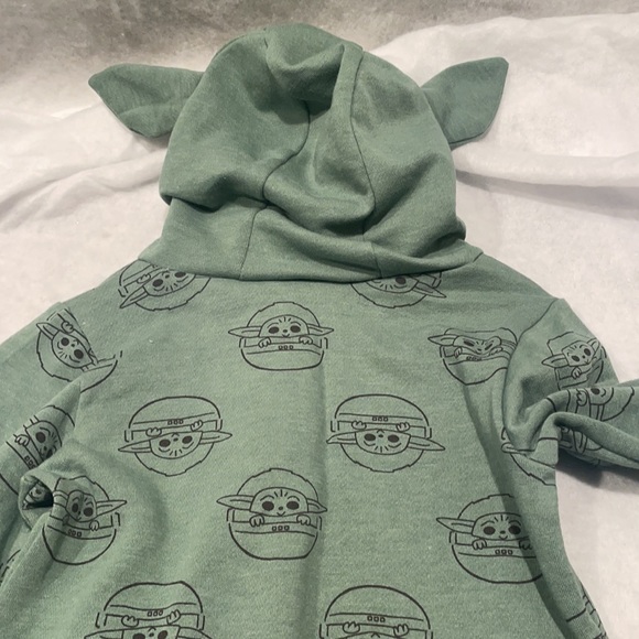 🎃SALE🎃Star Wars Baby Yoda Hoodie with ears - Picture 3 of 4